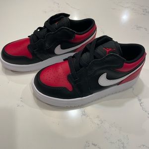 Jordan Lows Kids Size 1. Worn once.